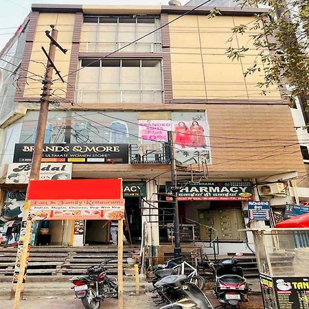 Hotel O Aaradhya Residency Ноида Екстериор снимка