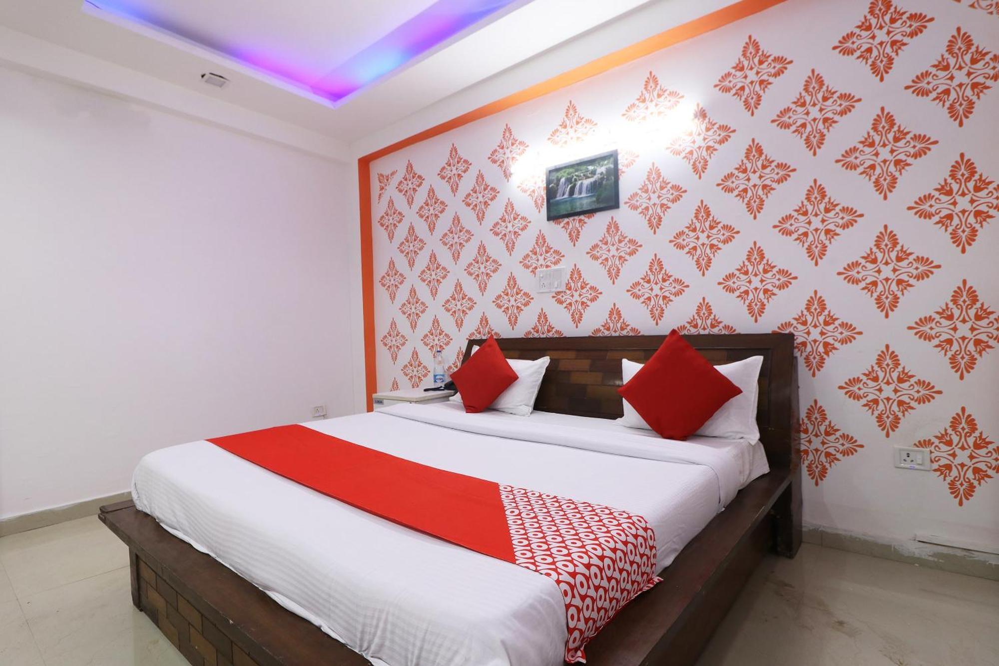 Hotel O Aaradhya Residency Ноида Екстериор снимка
