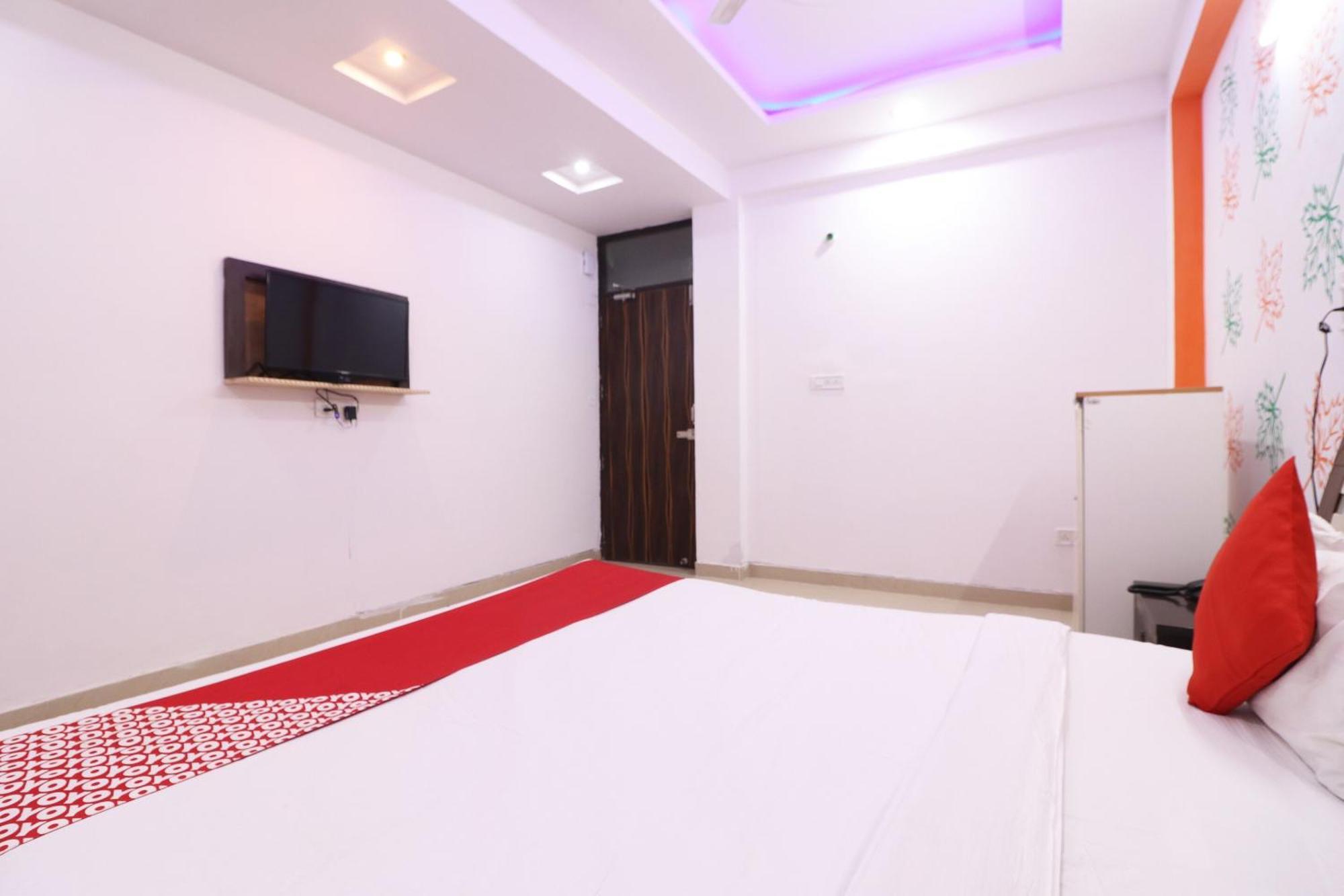 Hotel O Aaradhya Residency Ноида Екстериор снимка