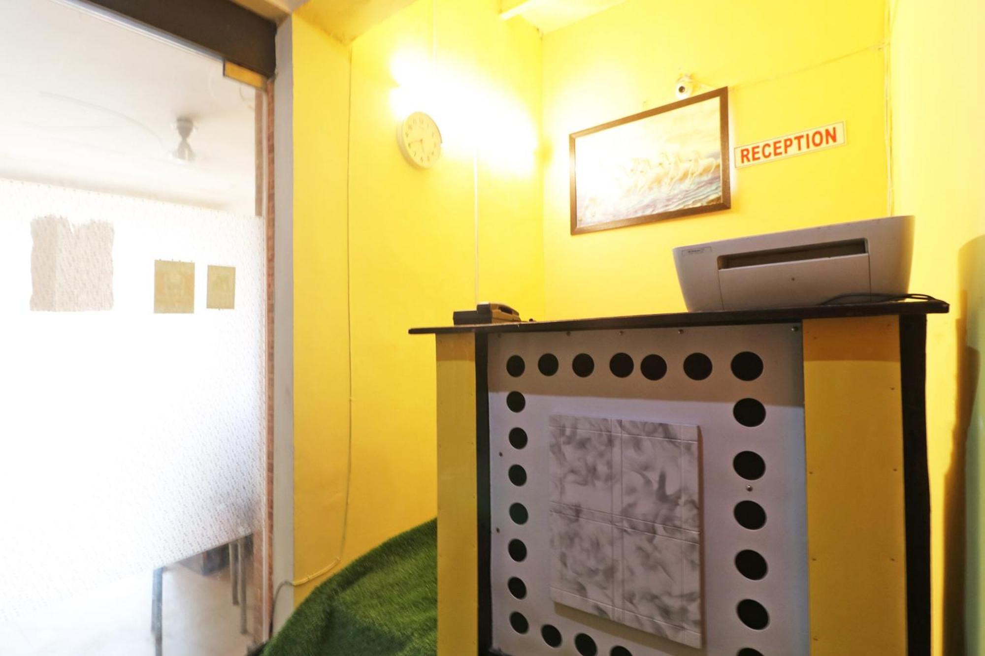 Hotel O Aaradhya Residency Ноида Екстериор снимка