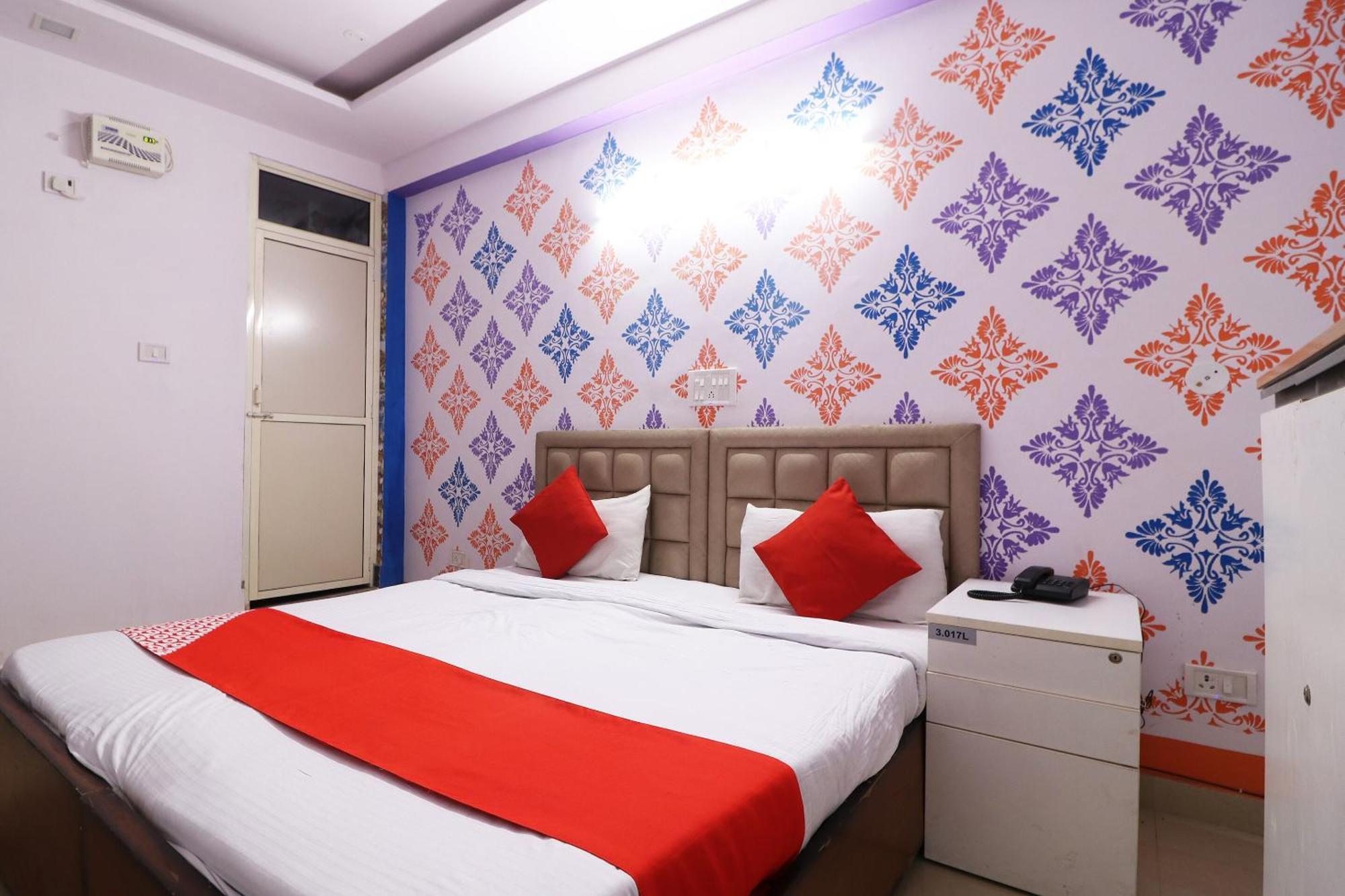 Hotel O Aaradhya Residency Ноида Екстериор снимка