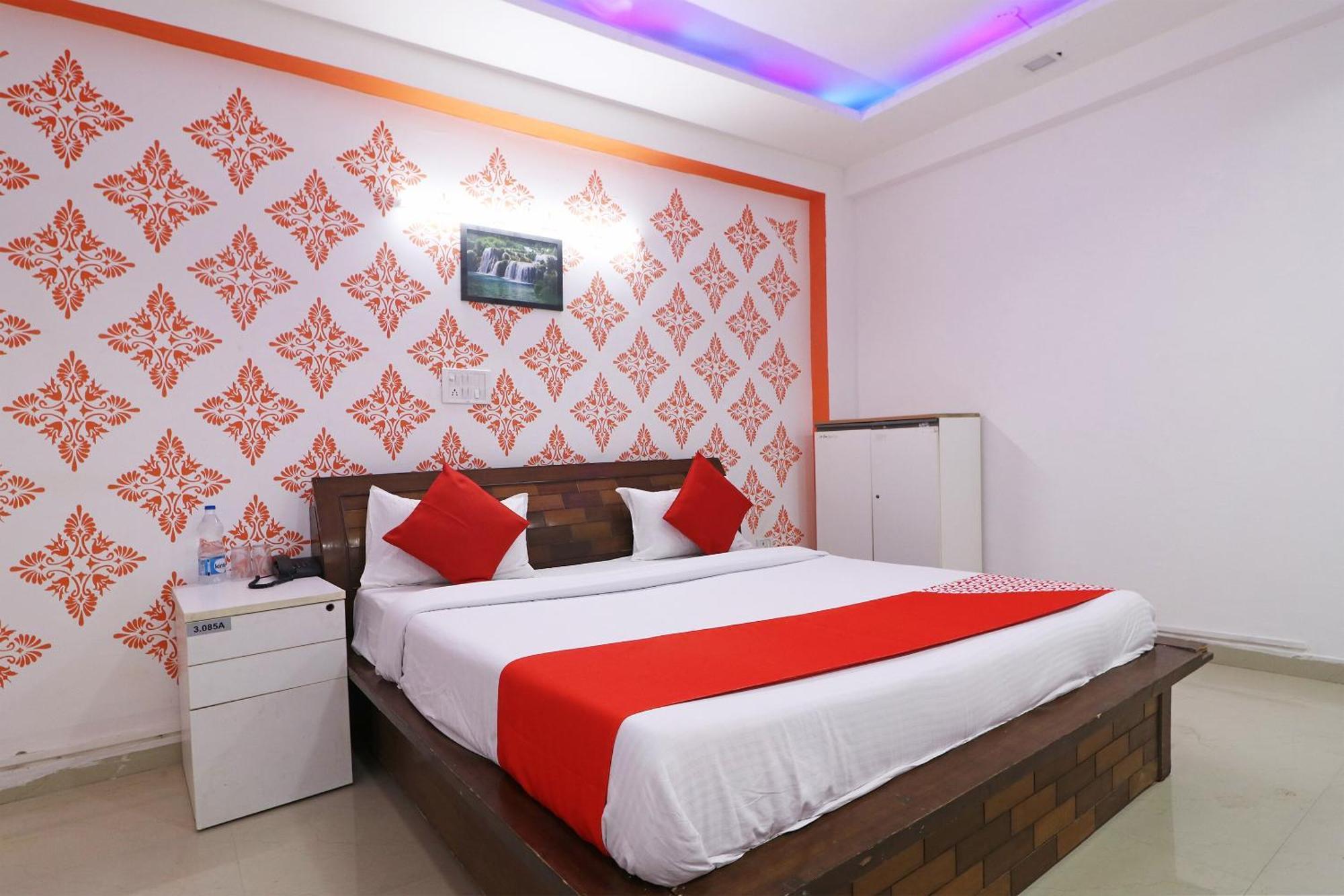 Hotel O Aaradhya Residency Ноида Екстериор снимка