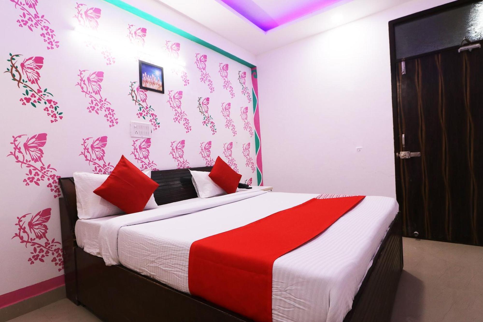Hotel O Aaradhya Residency Ноида Екстериор снимка