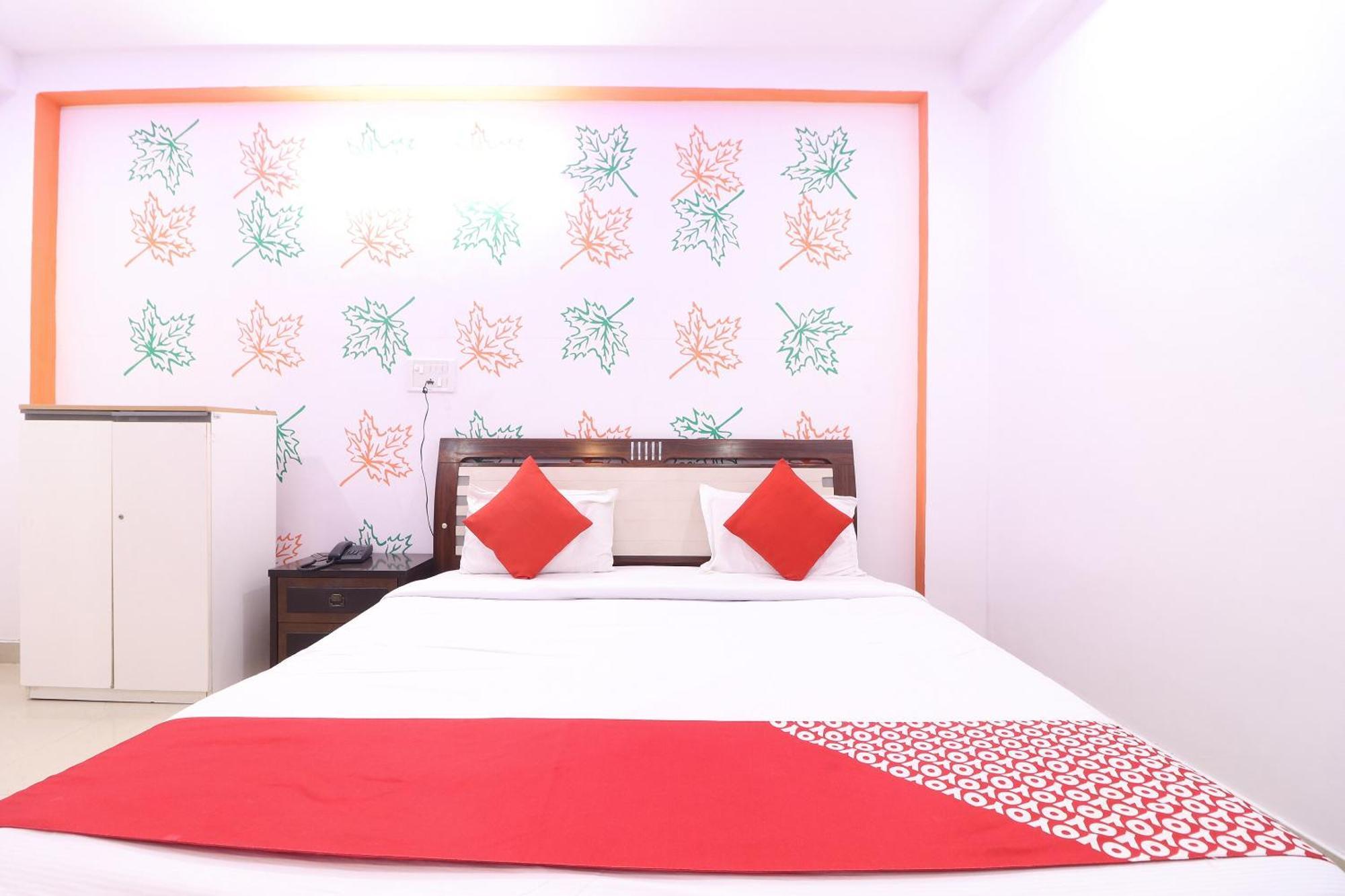 Hotel O Aaradhya Residency Ноида Екстериор снимка